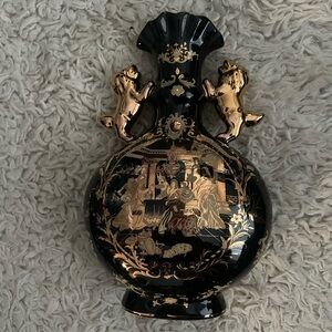 Beautifulw black and gold Satsuma porcelain vase